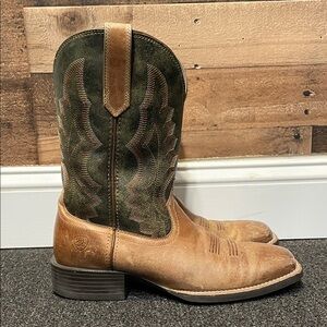 Ariat Men's Tan and Dark Green Western Boots